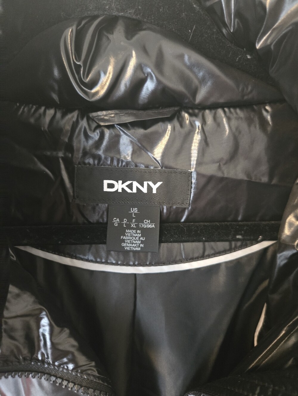 NWT!! DKNY Glossy Black Quilted Puffer with Fur-Trim Hood. Size L - Picture 5 of 6
